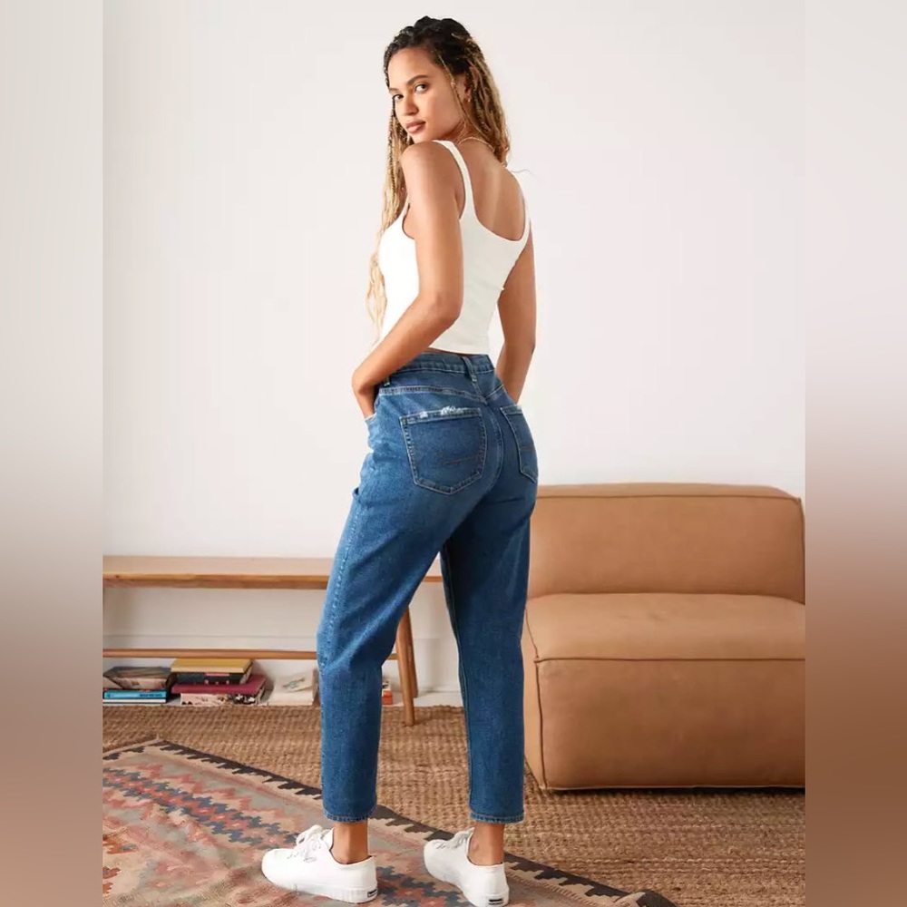 AE Stretch Curvy Mom Jean